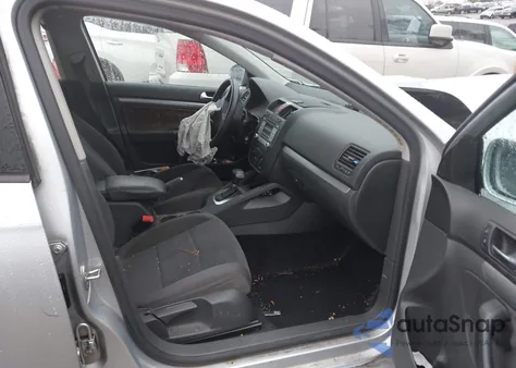 2009 Volkswagen Jetta S z USA, uszkodzony, nr VIN 3VWJM71K59M026389